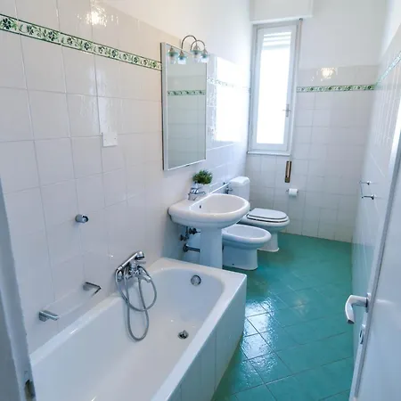 Unyca - Spacious Gem In San Jacopino *